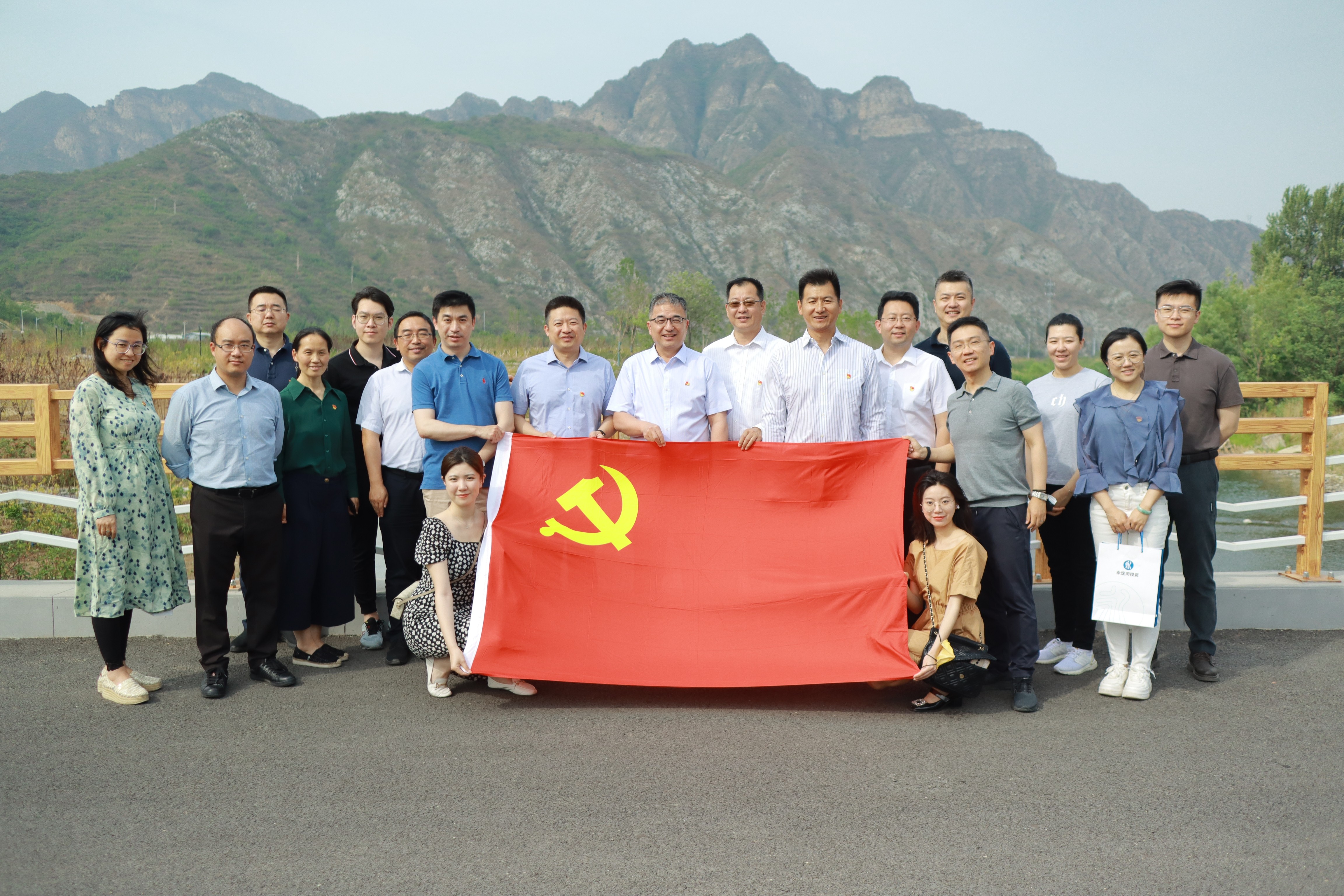 以實(shí)干擔(dān)當(dāng)形成推動(dòng)公司“兩個(gè)高質(zhì)量”發(fā)展的強(qiáng)大動(dòng)力——公司各黨支部扎實(shí)開(kāi)展學(xué)習(xí)貫徹習(xí)近平新時(shí)代中國(guó)特色社會(huì)主義思想主題教育 以實(shí)干擔(dān)當(dāng)形成推動(dòng)公司“兩個(gè)高質(zhì)量”發(fā)展的強(qiáng)大動(dòng)力——公司各黨支部扎實(shí)開(kāi)展學(xué)習(xí)貫徹習(xí)近平新時(shí)代中國(guó)特色社會(huì)主義思想主題教育