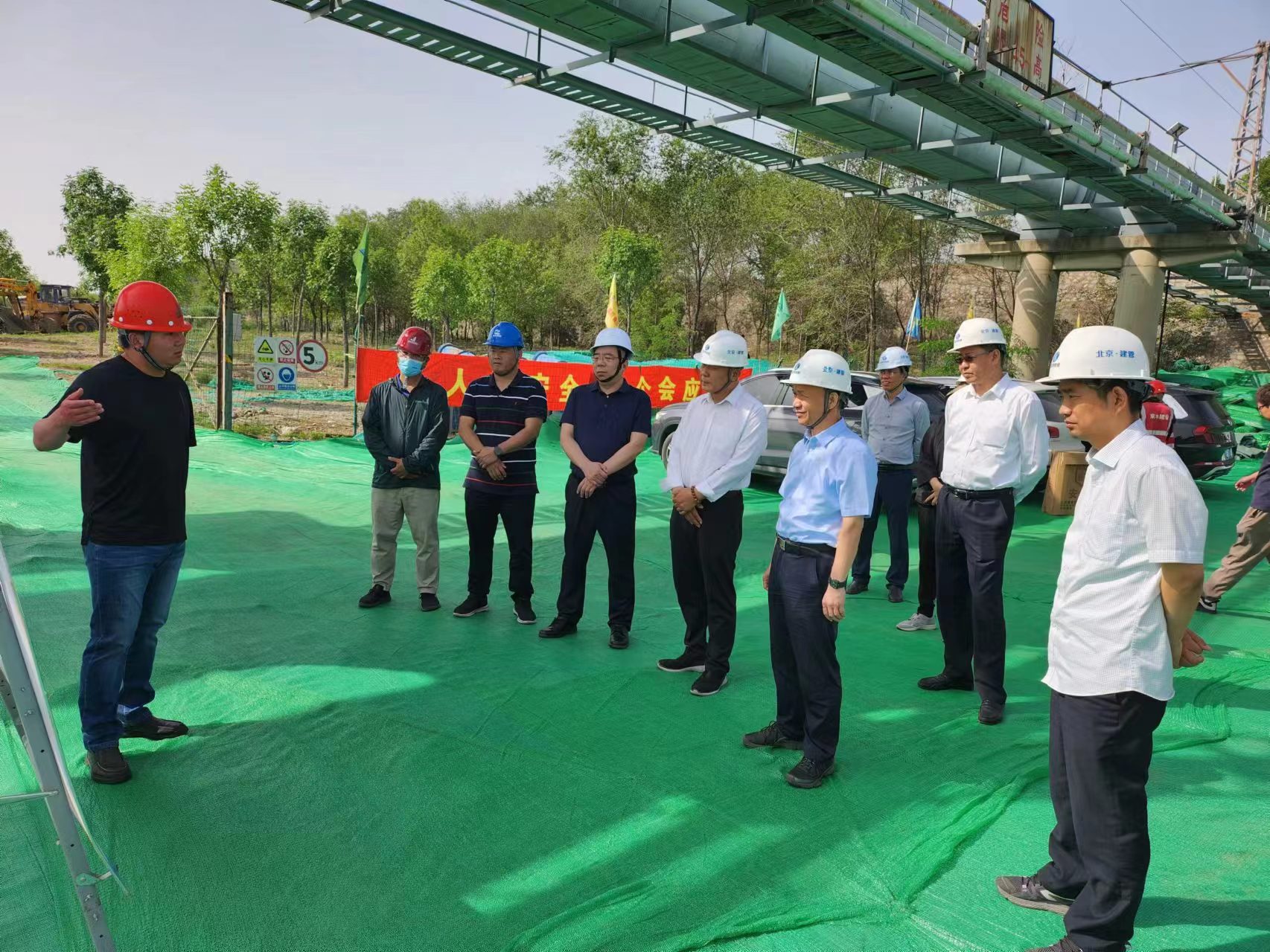 公司主要領(lǐng)導(dǎo)一行赴永定河下游平原段開(kāi)展調(diào)研 公司主要領(lǐng)導(dǎo)一行赴永定河下游平原段開(kāi)展調(diào)研