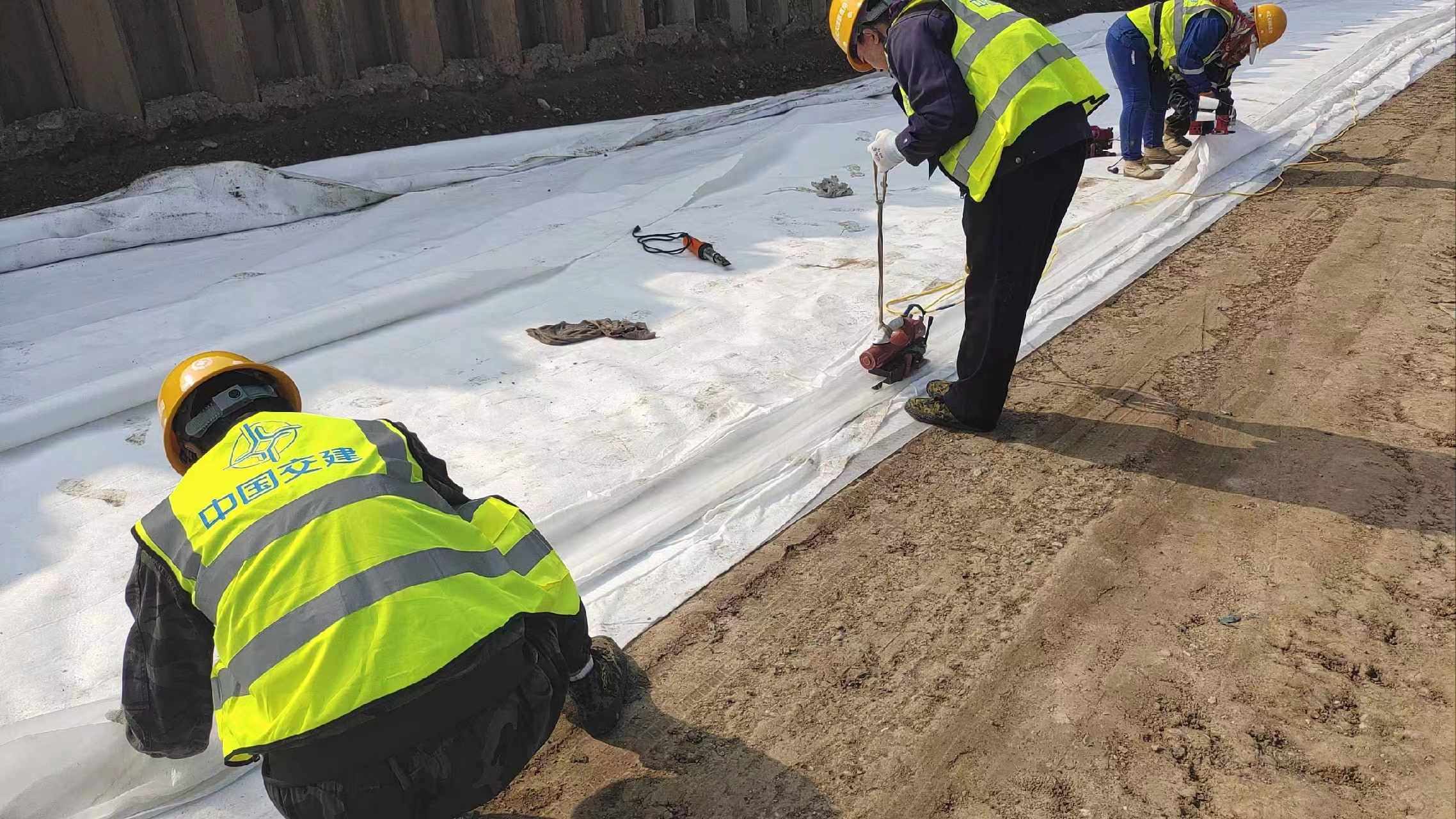 圖說攻堅(jiān) | 官?gòu)d水庫(kù)清淤試點(diǎn)工程假期不停工