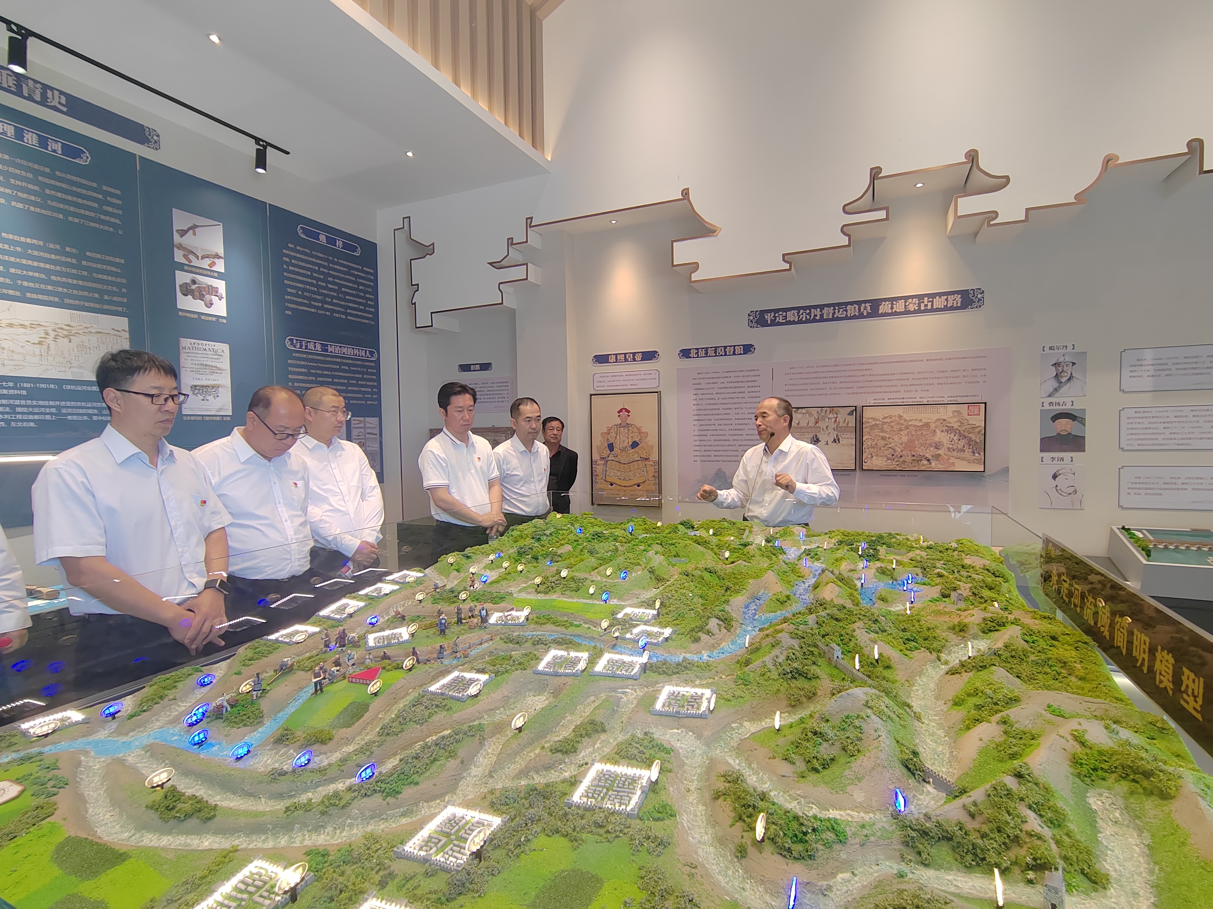 廊坊地區(qū)聯(lián)合黨支部赴于成龍廉能文化教育中心觀摩學(xué)習(xí) 廊坊地區(qū)聯(lián)合黨支部赴于成龍廉能文化教育中心觀摩學(xué)習(xí)