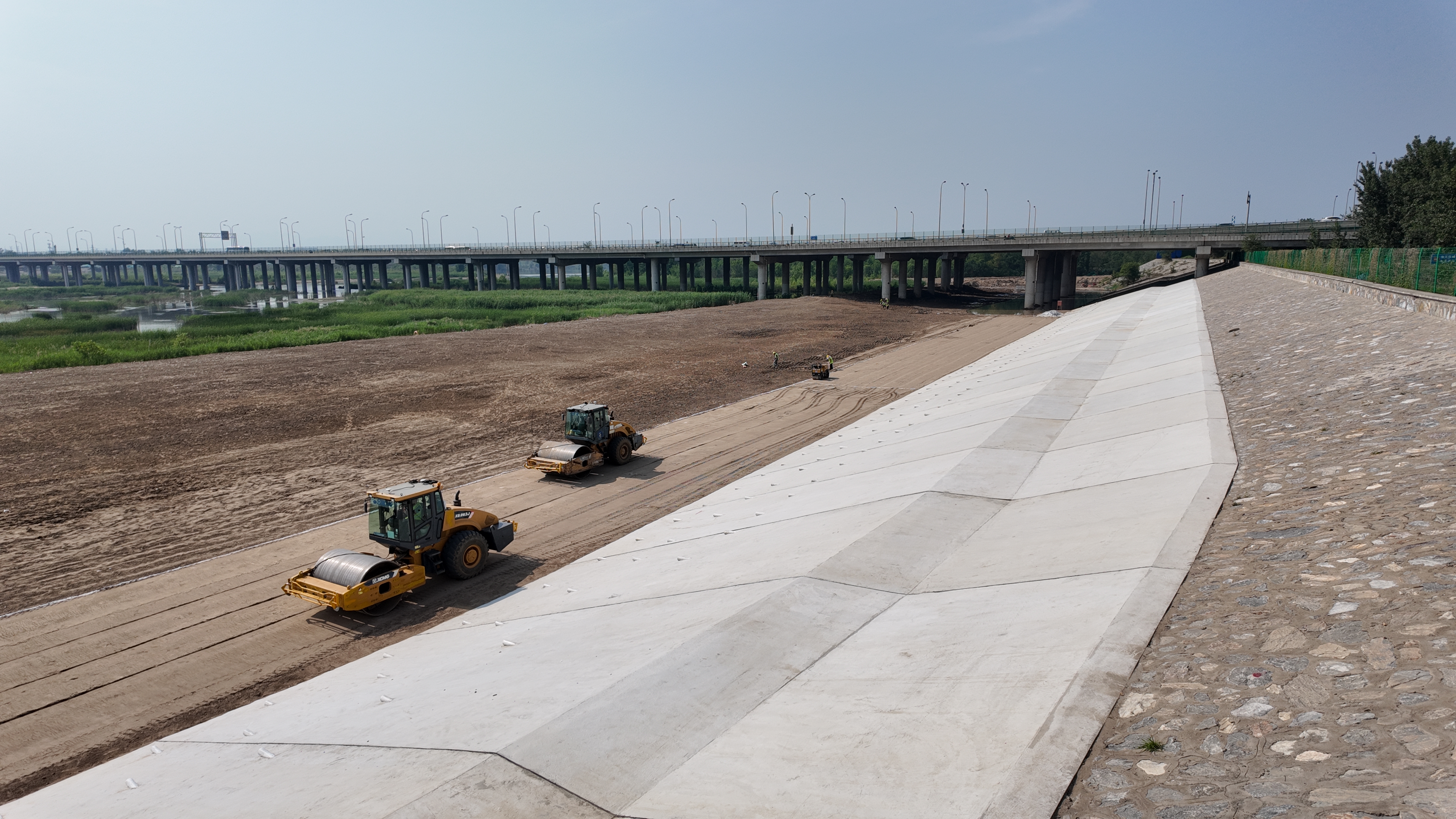 速看!永定河盧梁段綜合提升工程第二標(biāo)段率先完成全線堤防填筑 速看!永定河盧梁段綜合提升工程第二標(biāo)段率先完成全線堤防填筑