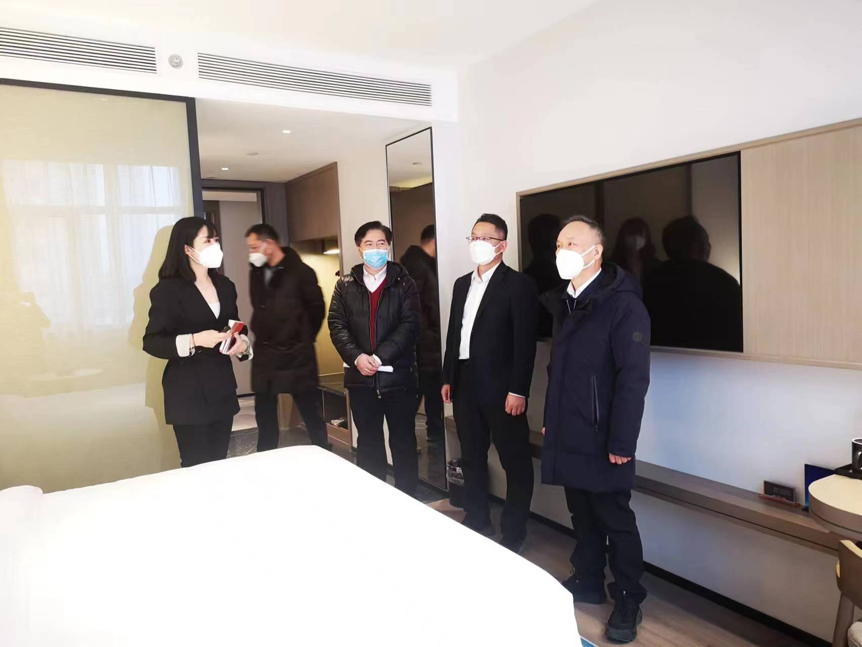 公司主要領(lǐng)導(dǎo)調(diào)研永定山水居首店并慰問員工 公司主要領(lǐng)導(dǎo)調(diào)研永定山水居首店并慰問員工