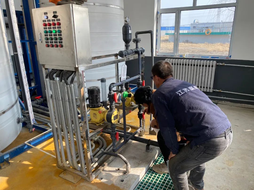 春節(jié)“不打烊” 書寫“敬業(yè)?!? alt=