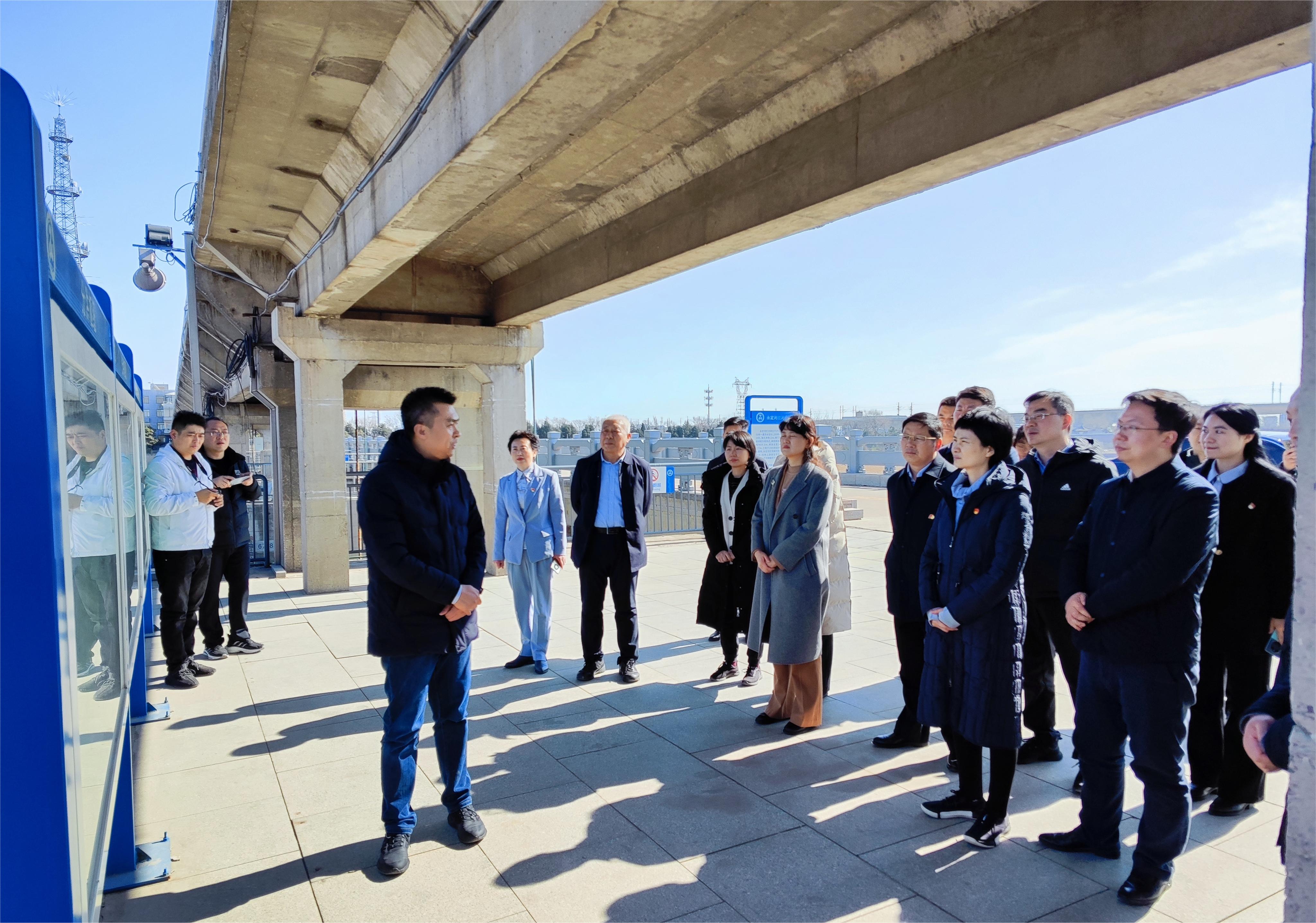 十堰市第八批赴京掛職干部代表團(tuán)調(diào)研永定河北京段工程 十堰市第八批赴京掛職干部代表團(tuán)調(diào)研永定河北京段工程